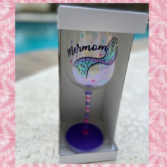 Raise the Bar Other - 🍷Wine glass “mermom”🍷